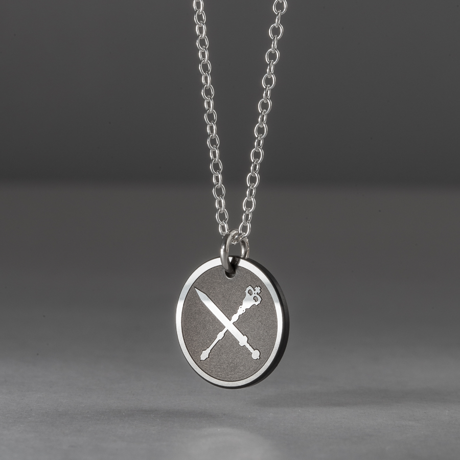 Ventrue Clan - Elysium Textured Pendant - Freestanding Collection - Precious Metals